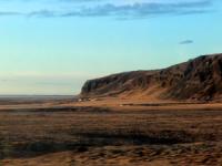 窓の左側の光景。同じ地域でもこの景色の差は何なんだ?? 窓の左側の光景。同じ地域でもこの景色の差は何なんだ??