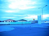 朝10時のグリンダヴィークの街。高い建物がなくて視界が広い 朝10時のグリンダヴィークの街。高い建物がなくて視界が広い